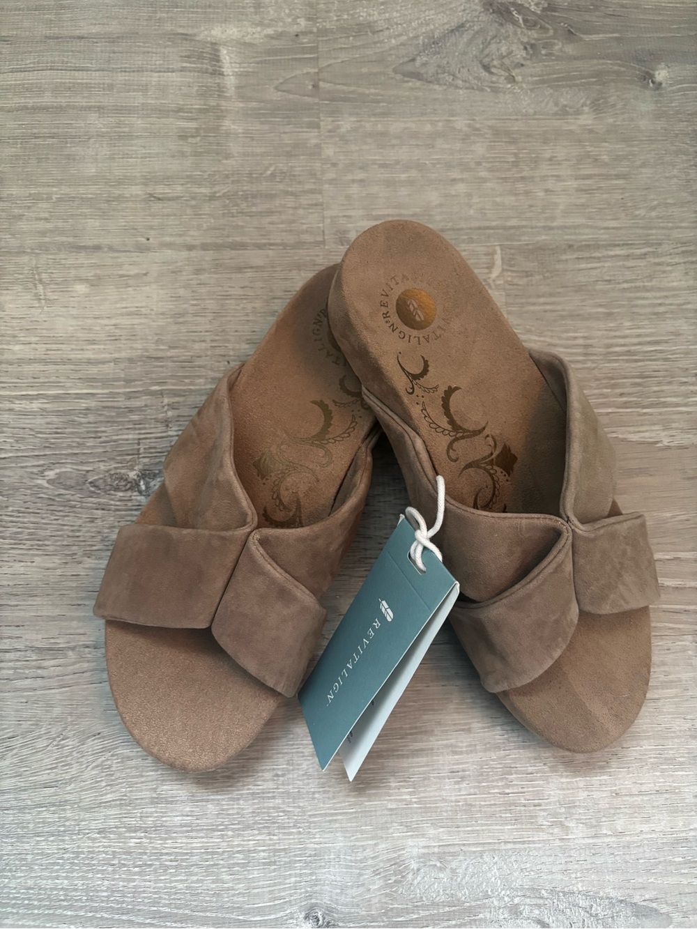 ❤️ NWT REVITALIGN Taupe Brown Suede Slide Sandals~Size 8
